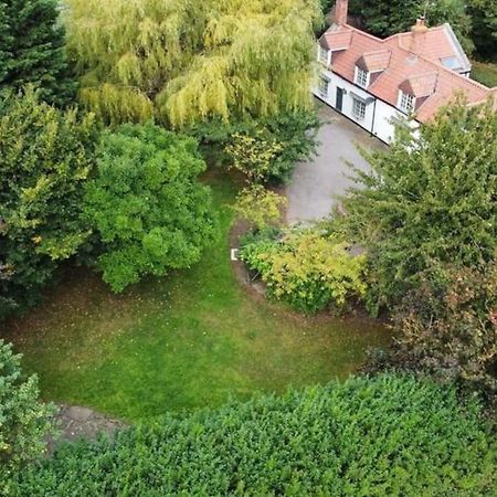 Mill House - A Large Cottage Style Home Swineshead Exterior photo
