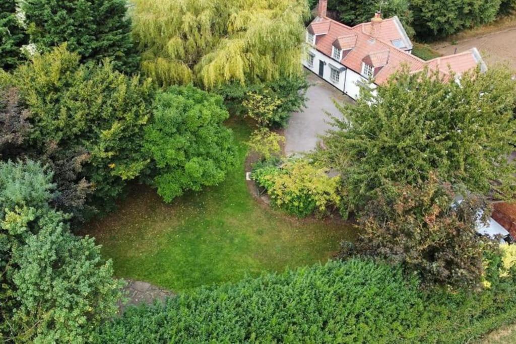 Mill House - A Large Cottage Style Home Swineshead Exterior photo